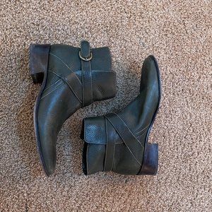 EUC Talbots olive green booties size 8.5 narrow